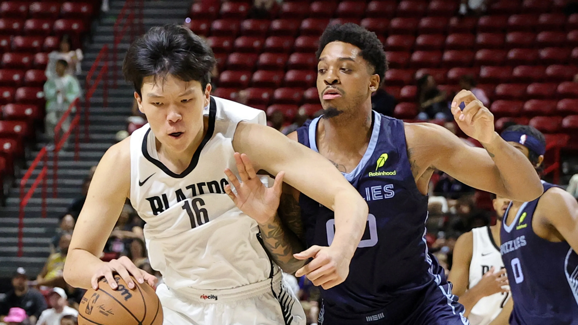 关于训练课后NBA季后赛传出新动向，深圳男篮再遭质疑，高层表态：值得警惕，临场指挥获称赞的信息